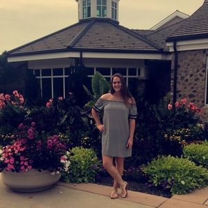 Meet your Posher, Courtney